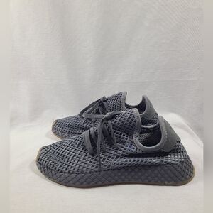 Adidas Deerupt runner- New with tags- Size 4.5 youth